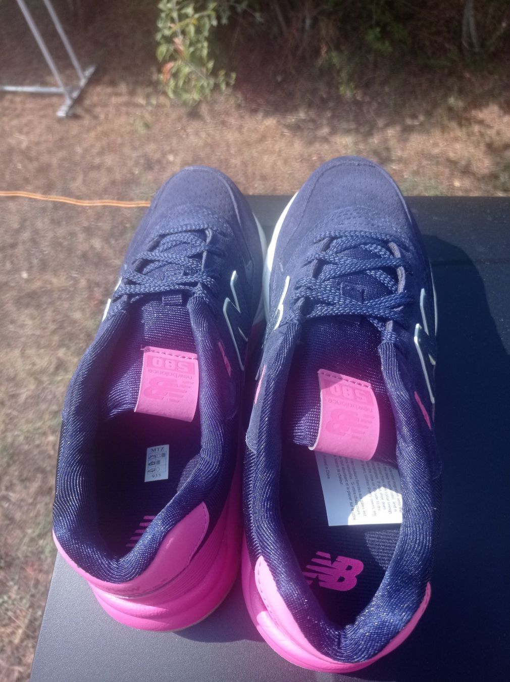 New Balance Schuhe für Mädchen: Baskets New Balance bleu et rose taille 38 – Neu und originalverpackt aus Crésuz von jaw_l6sx 1