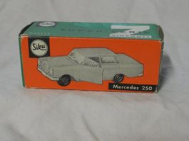 SIKU  NR. V 256  MERCEDES 250  OVP  LEICHT BESPIELT