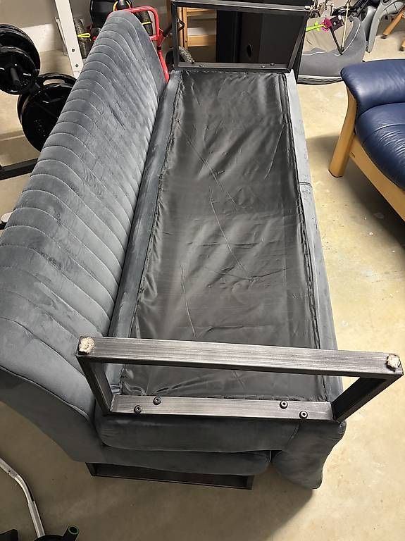 Panchine: 2x Sitzbank in Metall schwarz, Textil Grau – Usato da Wolfhalden venduto da kristijan92 2