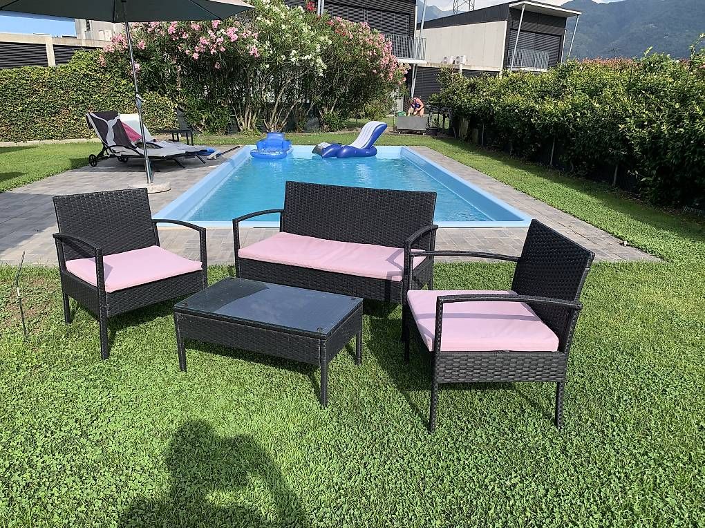 Set di tavolo e panche: Vendo mobili da giardino – Usato da Cugnasco venduto da sal_8sf7