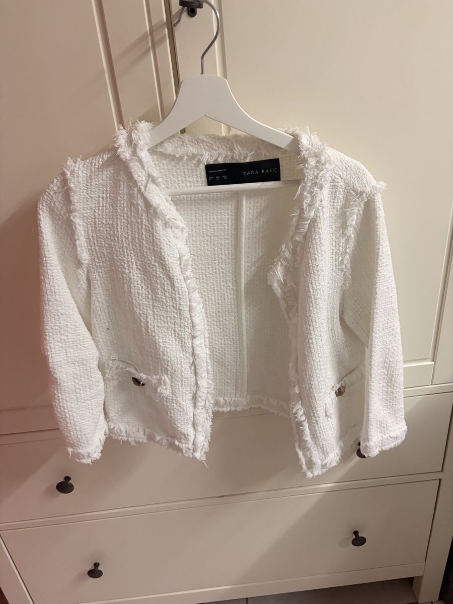 Zara Giacche: Jacke Zara Basic weiss Strukturstoff Grösse M gebraucht – Nuovo (secondo la descrizione) da Eschenbach SG venduto da nik_v5d8