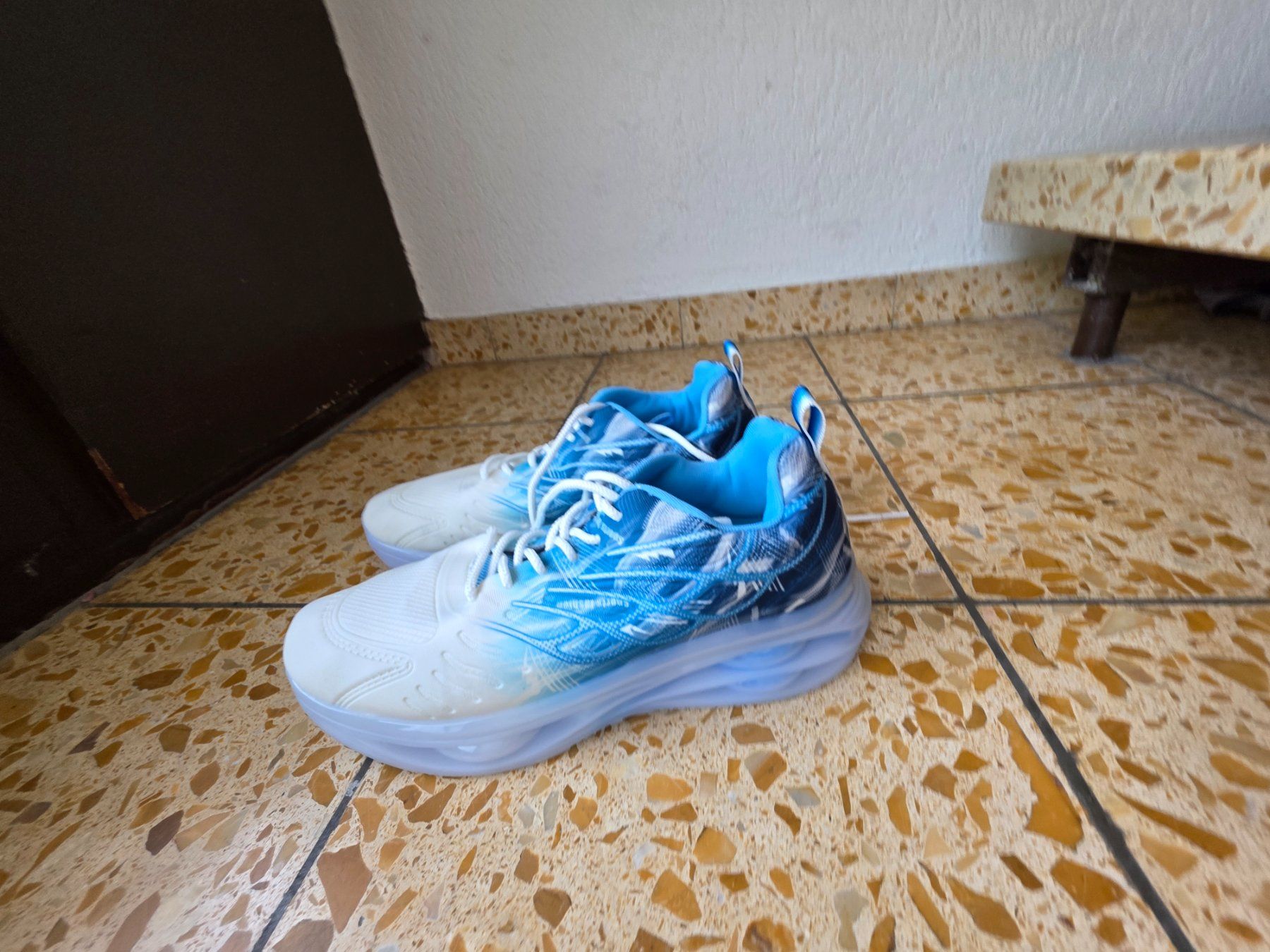 Scarpe da uomo: Turnschuhe grösse 44.5 nur 3mal getragen – Usato da Wallisellen venduto da leonsk 1
