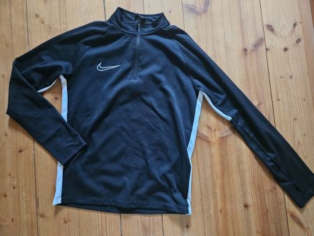 Nike Fasi, Pulli 134/140