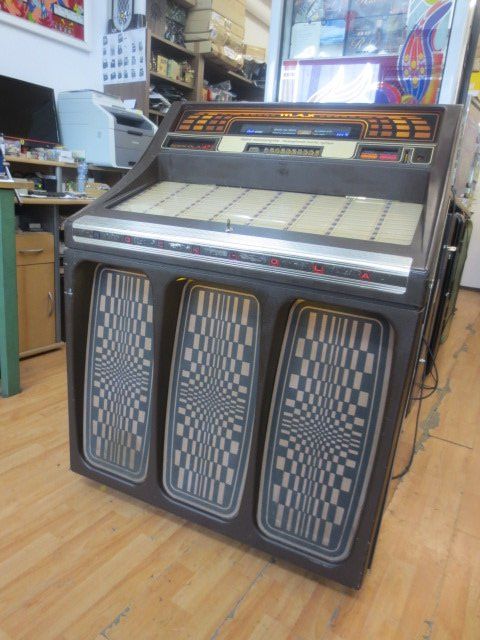 Rock-Ola Jukebox: Max 477 mit 80 Singles – Usato da St.Gallenkappel venduto da Spielautomaten