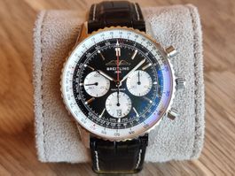 Superbe Breitling Navitimer 01 Chronograph 43 AB0138