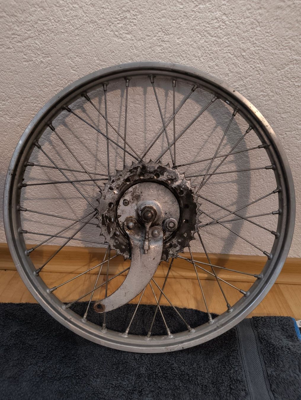 Sachs Cyclomoteurs: SACHS roue arrière 17' – D'occasion à Froideville par bry_kml5 3