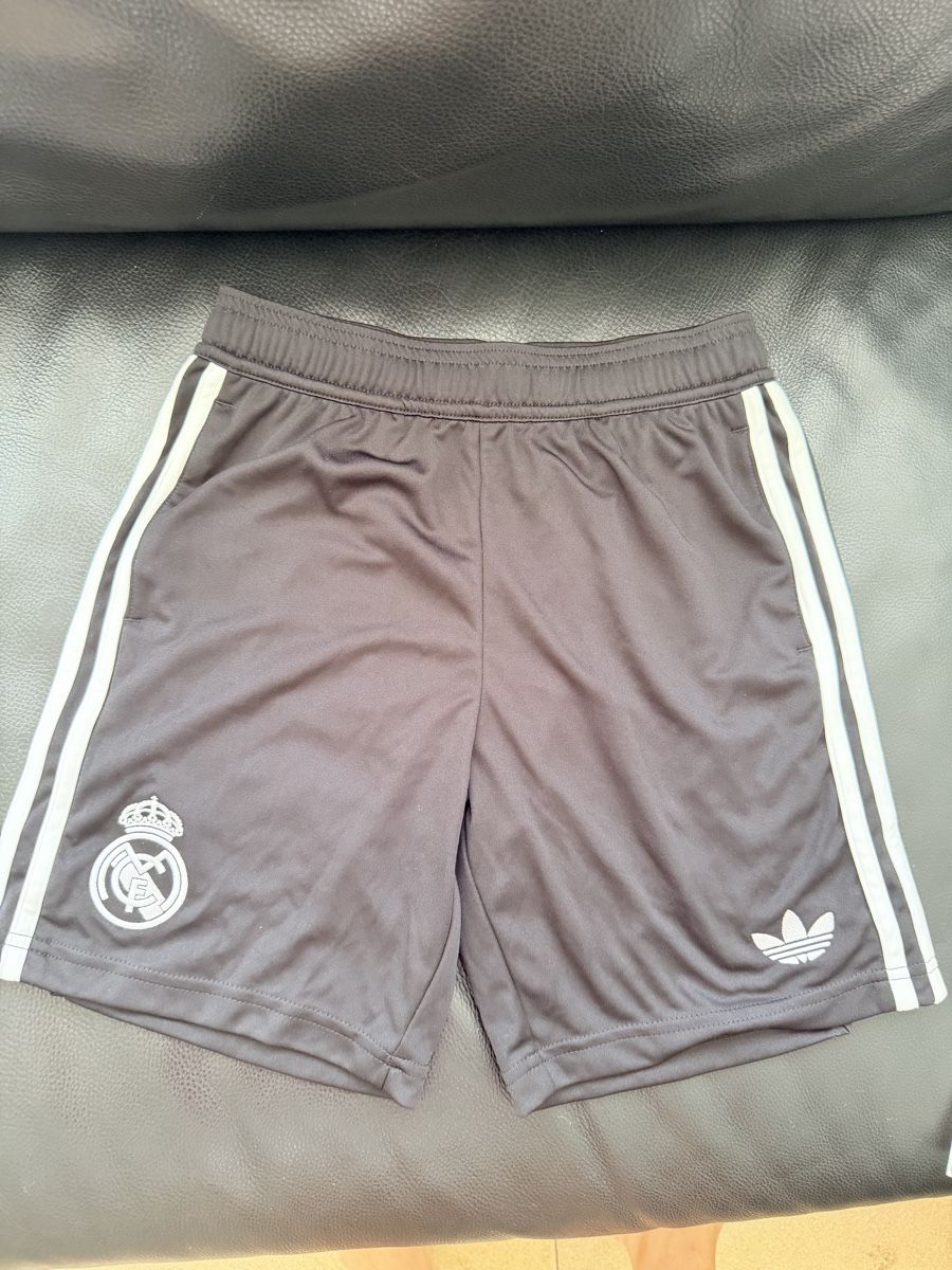 Adidas Chemises, T-shirts & Polos: Real Madrid Set Gr.152 neu – Neuf avec emballage d'origine à Zürich par MariiiaR 3