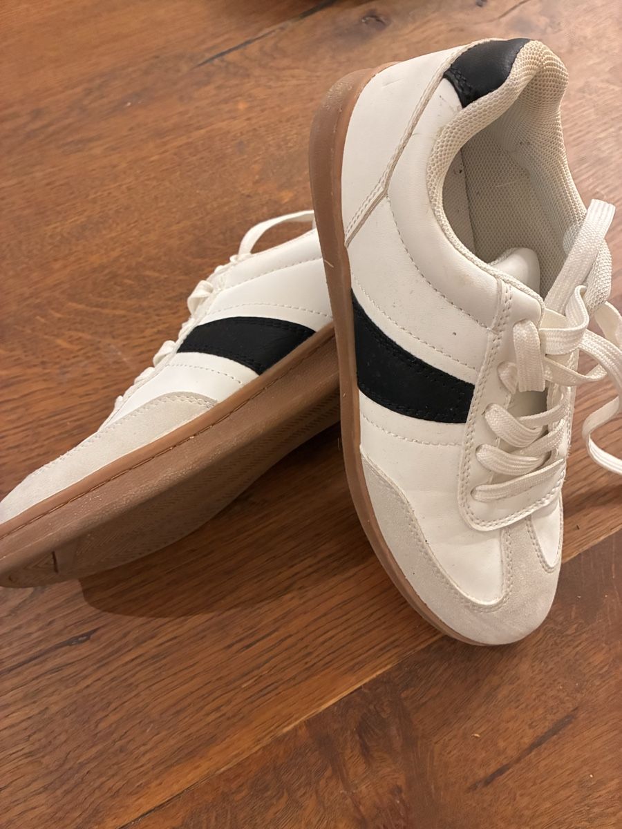 Scarpe per ragazzi: Schöne Turnschuhe Gr. 34 – Usato da richterswil venduto da lunamarie001 1