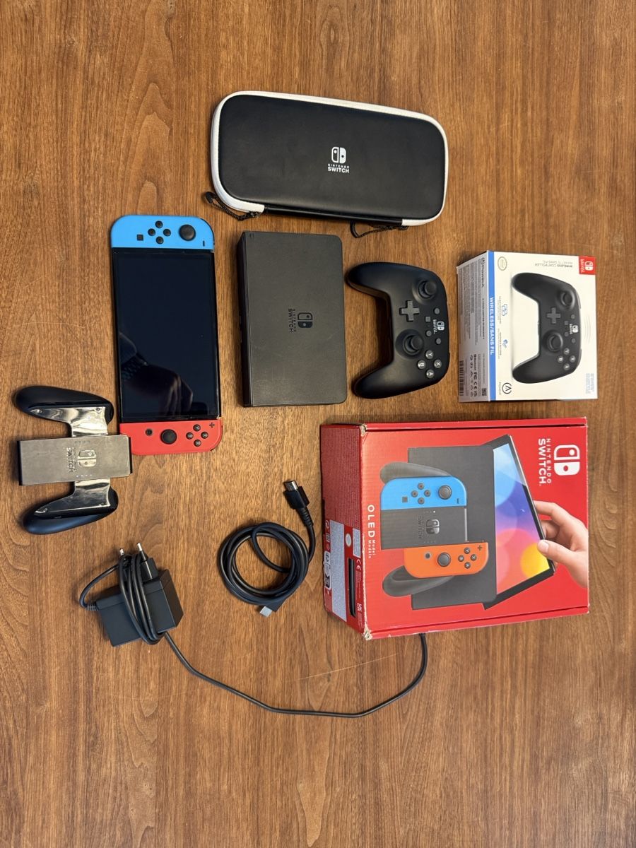 Nintendo Konsolen: Nintendo Switch OLED Console Set – Gebraucht aus Zürich von elihaf