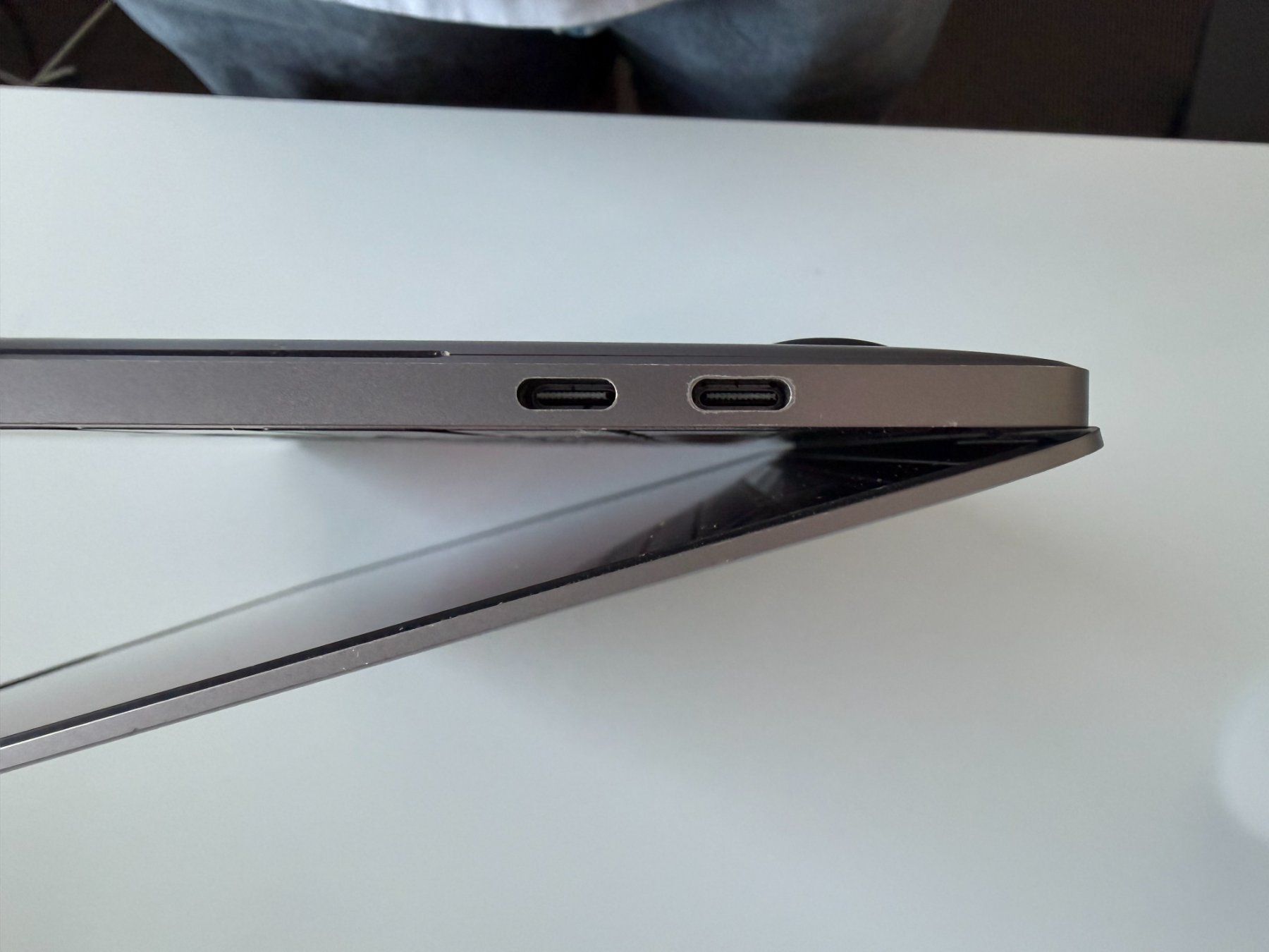 Apple Notebook: MacBook Pro 13" 2017 i7 / 16GB RAM / 1TB SSD / Touchbar – Usato da Laax GR venduto da il_8klkd 5