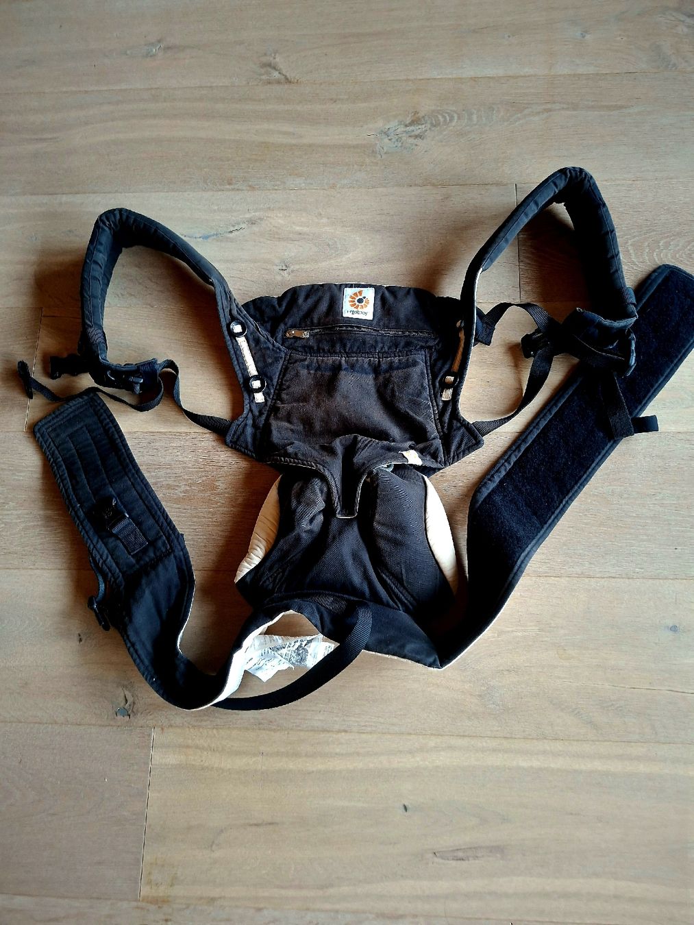 Ergobaby Porte-bébés ventraux & dorsaux: Ergobaby Trage Four Position – D'occasion à St.stephan par yvent 1