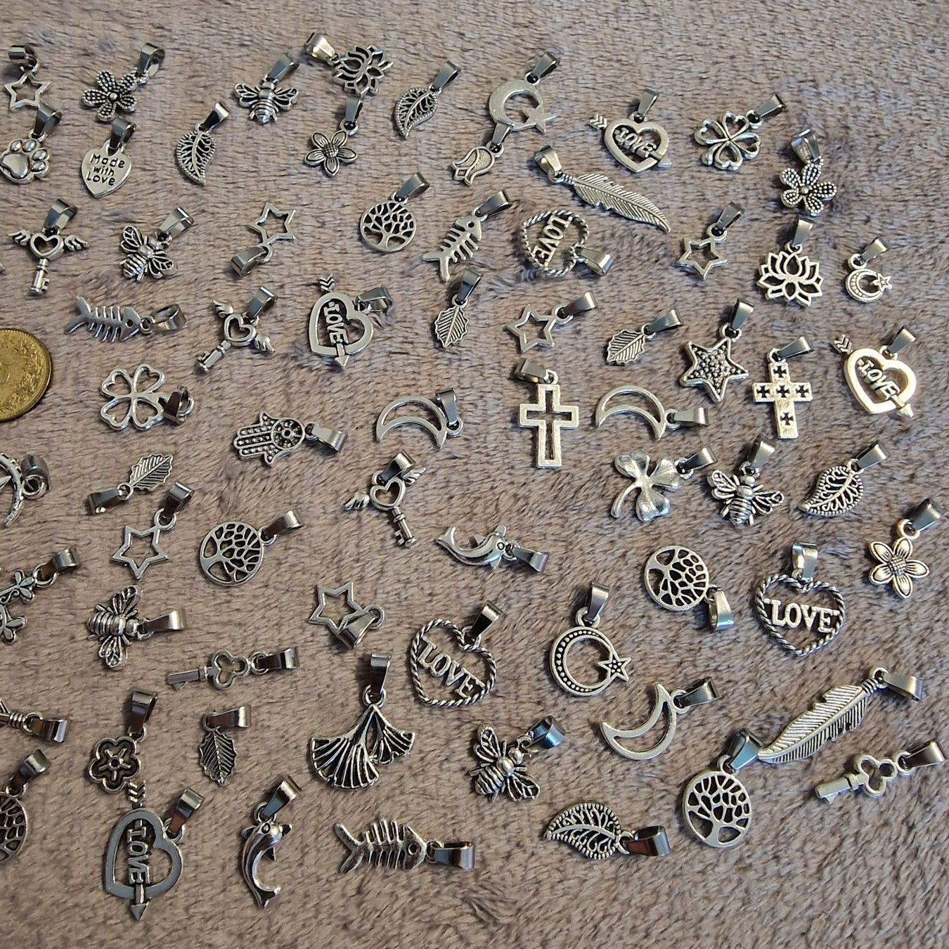 Ciondoli: Lot de 120 pendentifs argentés, NEUFS – Nuovo e nell'imballaggio originale da Puidoux venduto da Mia_Bellezza 2