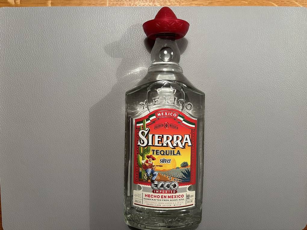 Bevande alcoliche: 2 Flaschen Sierra Tequilla Silber – Usato da Zürich venduto da SebKat