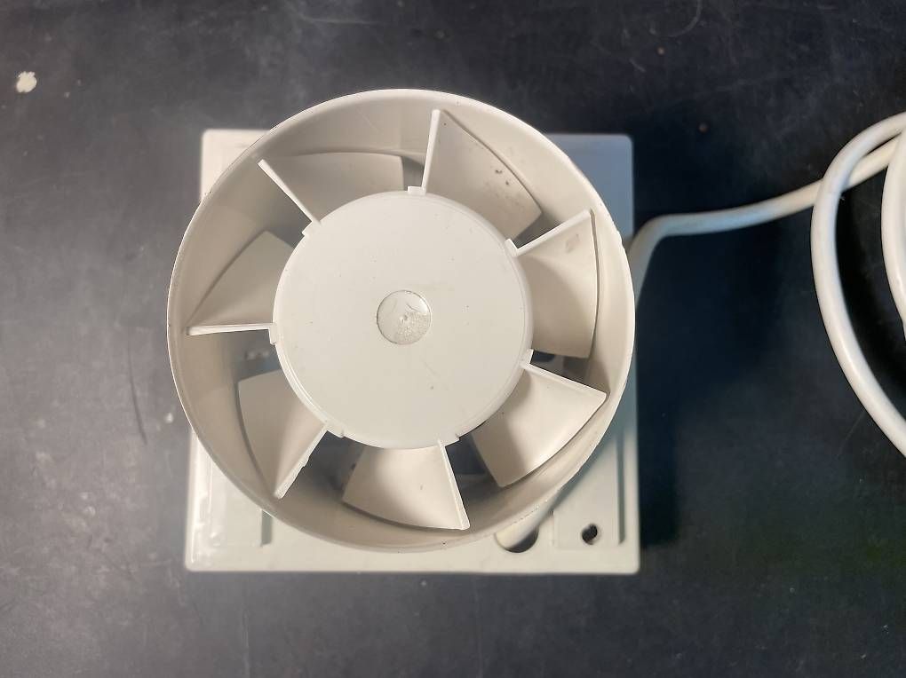 Ventilateurs: Abluft Ventilator  – D'occasion à Adligenswil par g-day-mate 1