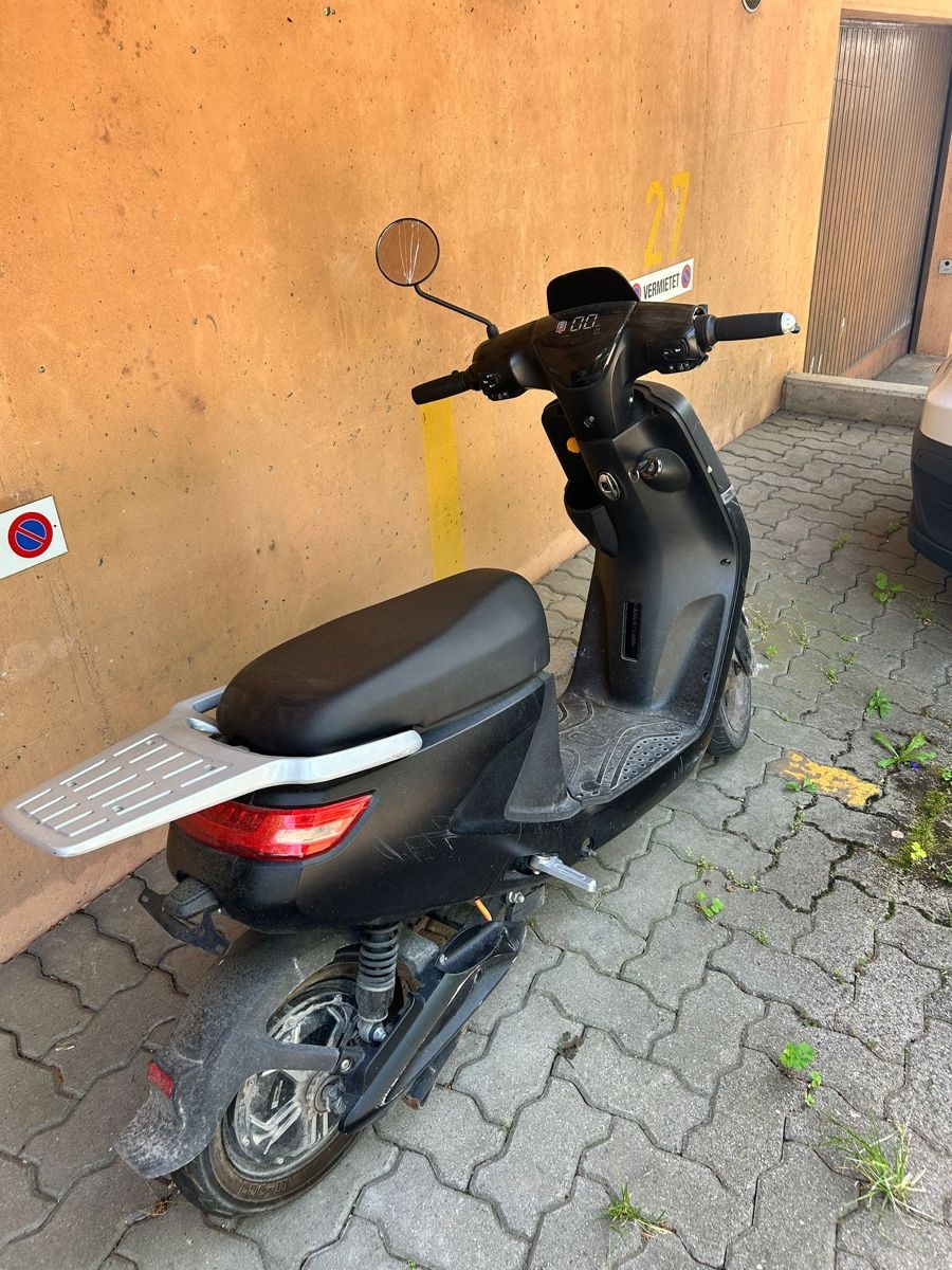 Scooters: E-Roller Rocket – Gebraucht aus Dübendorf von Ahreg