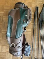 Clubs de golf et vieux sac