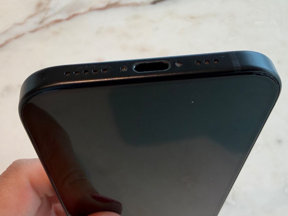 Apple Telefoni cellulari / Smartphones: iPhone 15 128GB Batterie 86% – Usato da Scherzingen venduto da oli_9rjp 5