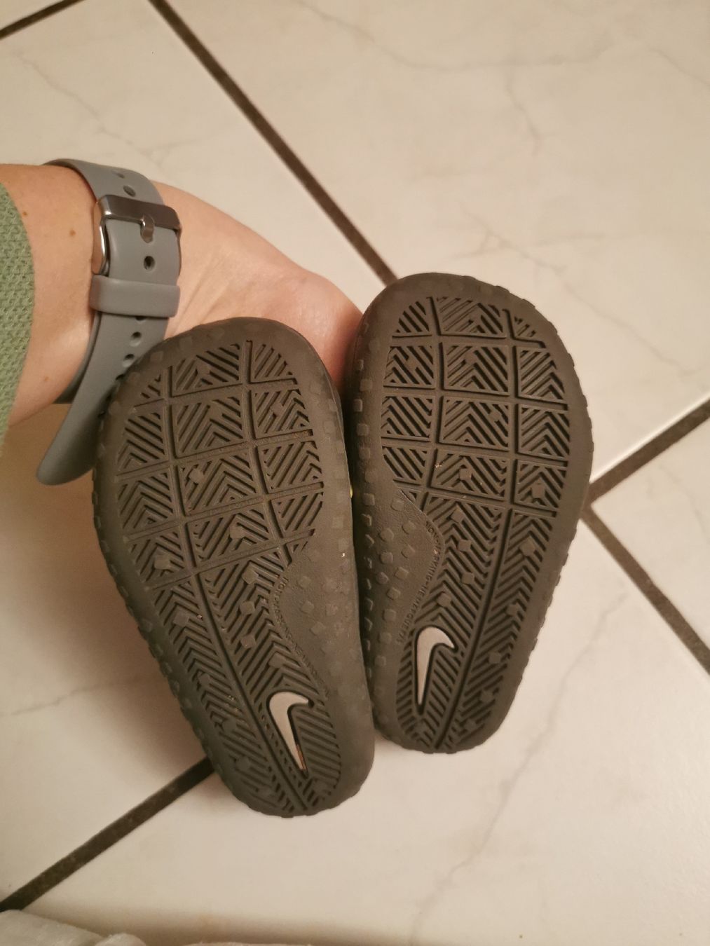 Nike Scarpe per ragazzi: Nike Wassersandalen 19/ 20 – Usato da Worb venduto da Quiet21 2