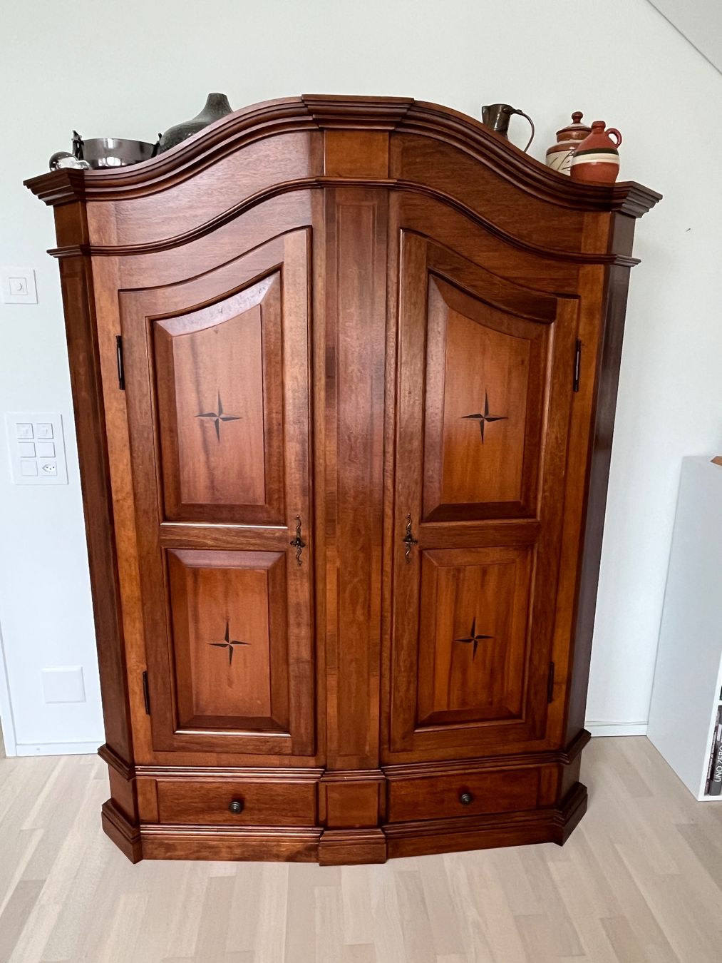 Armadi: Echtholz Schrank, Vintage Style – Usato da Bäretswil venduto da COUGAR339
