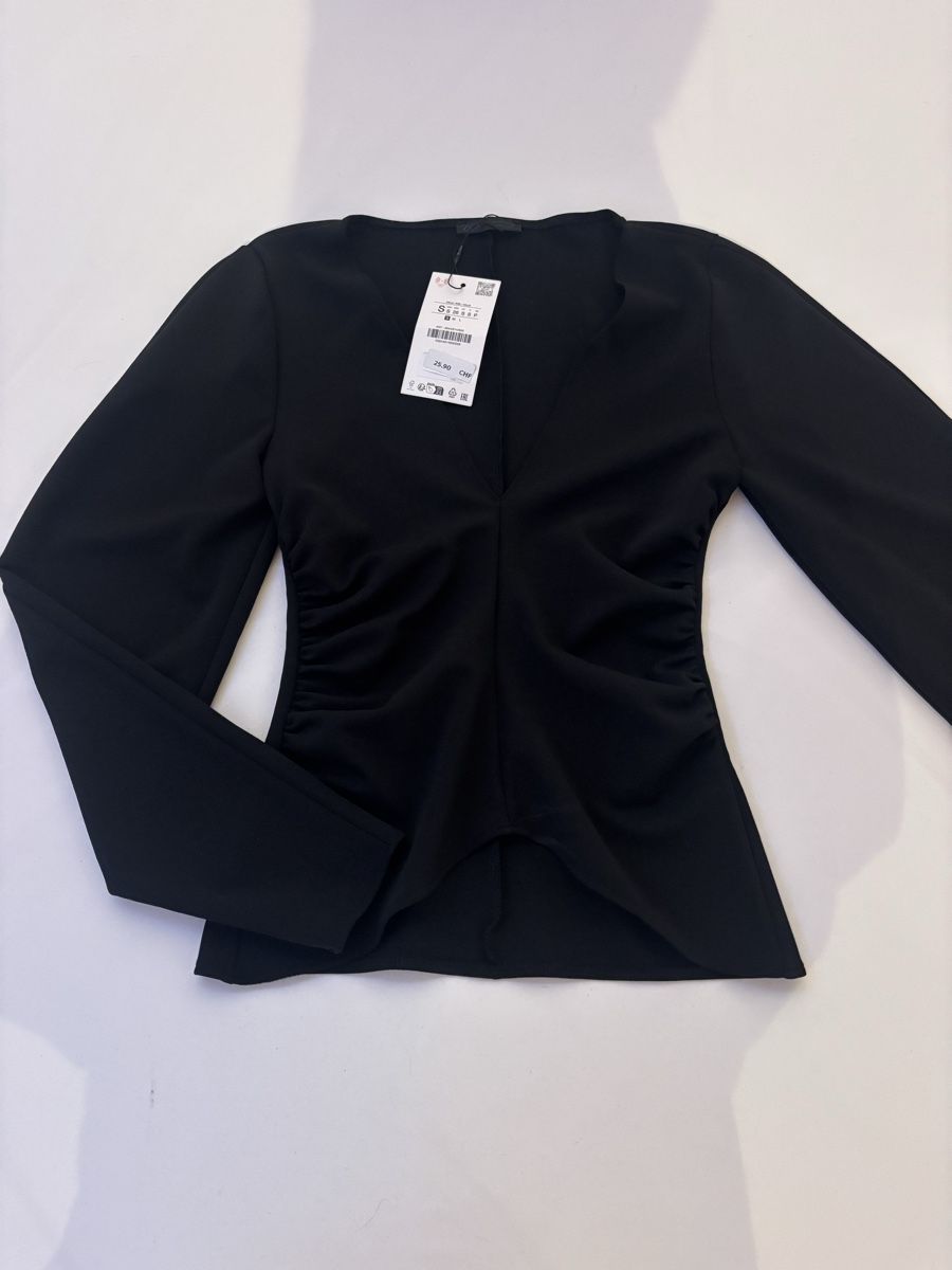 Zara Camicette, T-shirt & Top: t-shirt Zara – Nuovo e nell'imballaggio originale da Vouvry venduto da sha_rk5q 1