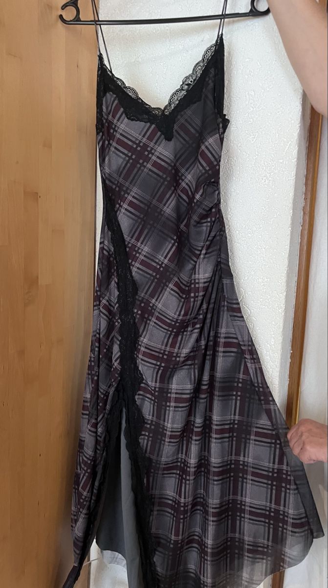 Robes: Kleid – Neuf (Voir description) à Bünzen par car_j9ph