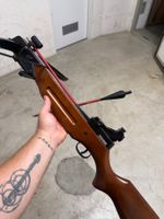 Armbrust Umarex mit Holzschaft gebrauchter Zustand