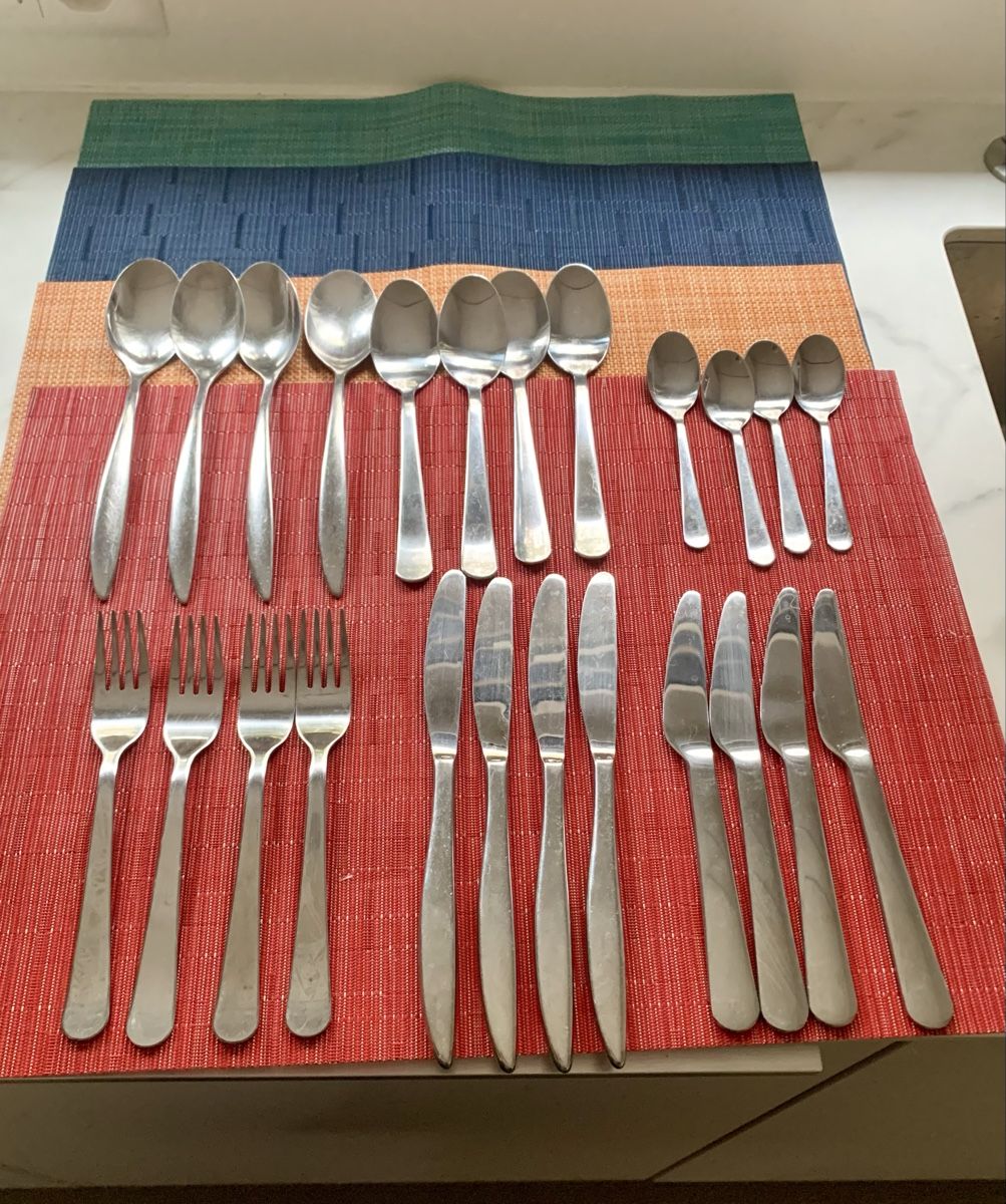Elettrodomestici da cucina: KITCHEN: utensil / set glasses/ plates / cutlery – Usato da Zürich venduto da Angela_Fashion_Lover 7