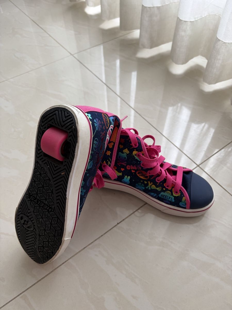 Scarpe per ragazze: Heelys Mädchen Grösse 35 – Usato da Reinach BL venduto da ali_qls5