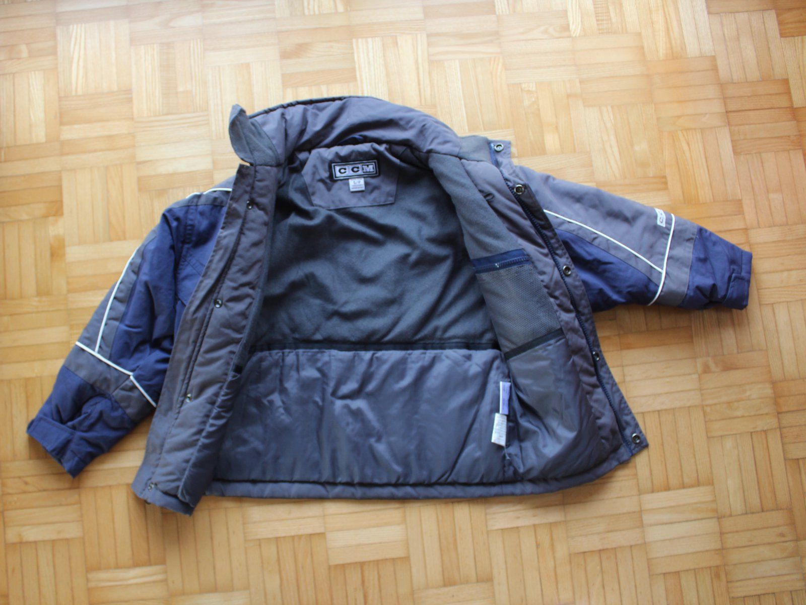 Lotti & Set di vestiti: Winterkleiderpaket Skihelm 128 – Usato da Walliswil-Nbipp venduto da Speer516 7