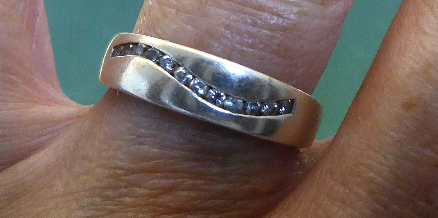 Anelli: Ring 925 Silber mit synthetischen Steinchen – Usato da Muri AG venduto da silvermouse007