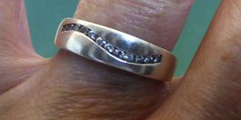 Ring 925 Silber mit synthetischen Steinchen