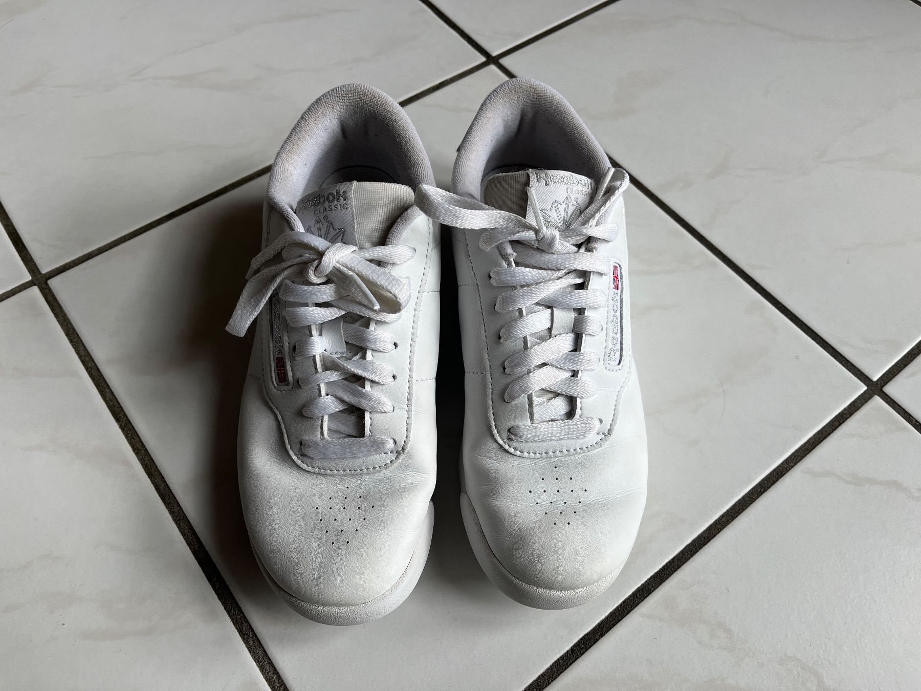 Reebok Scarpe da donna: Chaussures Reebok Classic Princess pointure 38,5 – Usato da Montalchez venduto da Azurea79 1