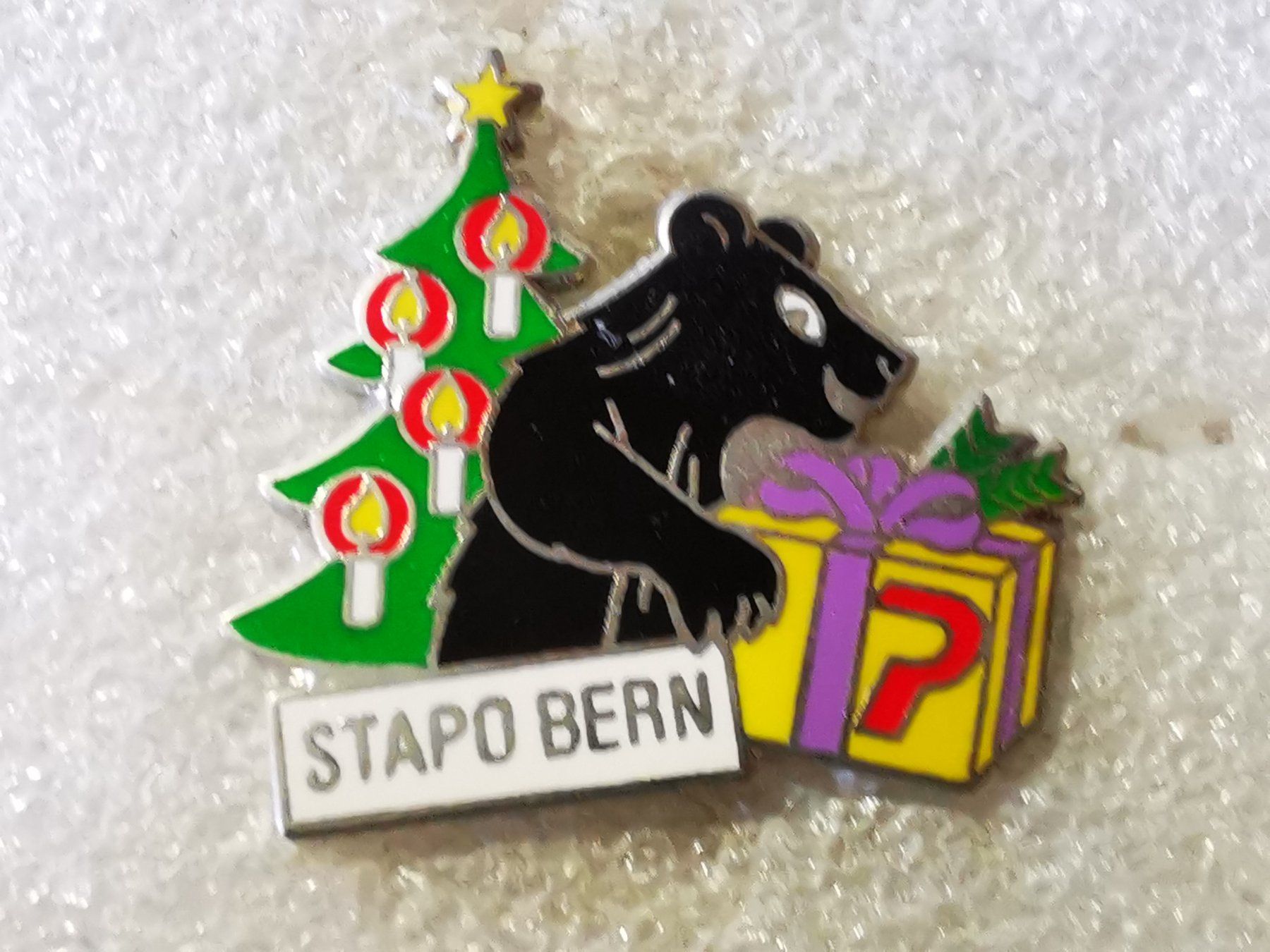 Placchette & Badge: Ansteckpin 120: Stapo Bern – Usato da Oppligen venduto da Pin-Fall-Shop