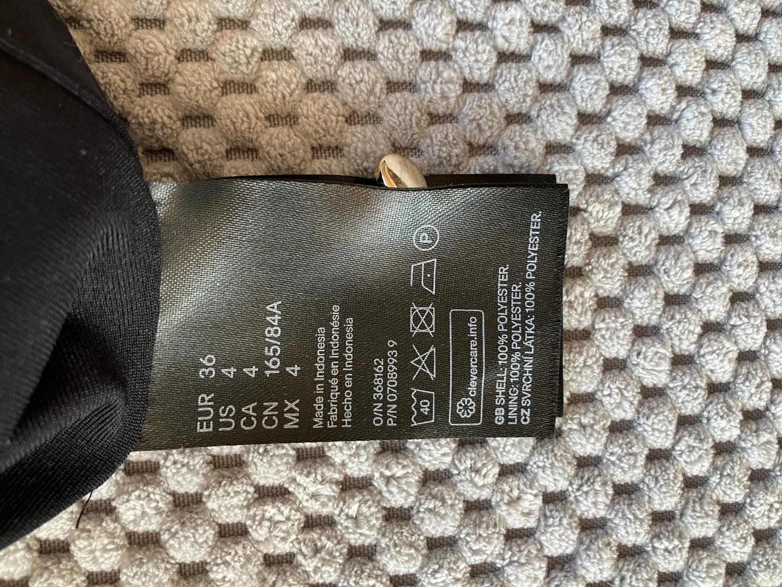 Vestiti: Damenkleid Grösse 36 mit Muster – Usato da Allenwinden venduto da Obalu 2