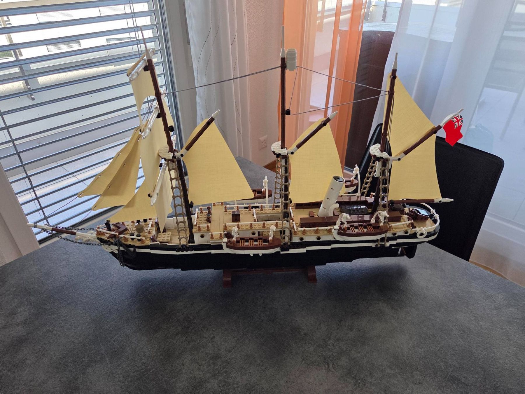 Lego Kit di costruzioni: Lego 10335 Endurance – Usato da Ebikon venduto da Bebones 1