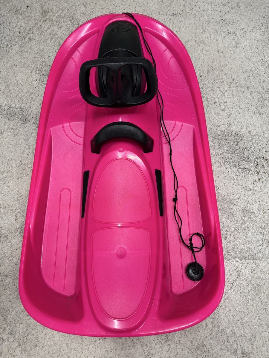 Schlitteln: Guterhaltene Kinderbob, pink – Gebraucht aus Oberkirch LU von Kusi750