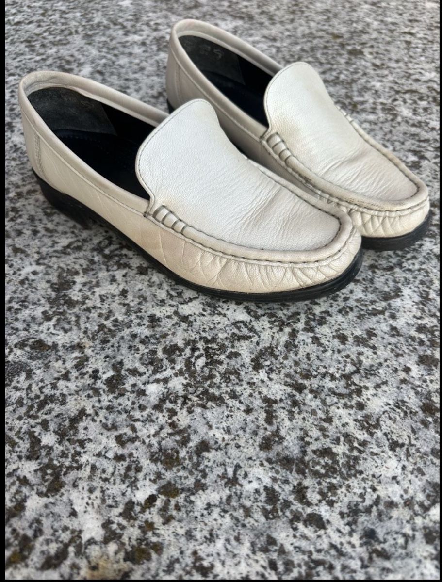Damenschuhe: weisse Schuhe aus Leder Mokassins – Gebraucht aus Zürich von joa_7xds