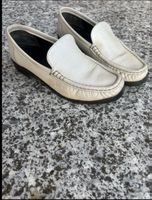 weisse Schuhe aus Leder Mokassins