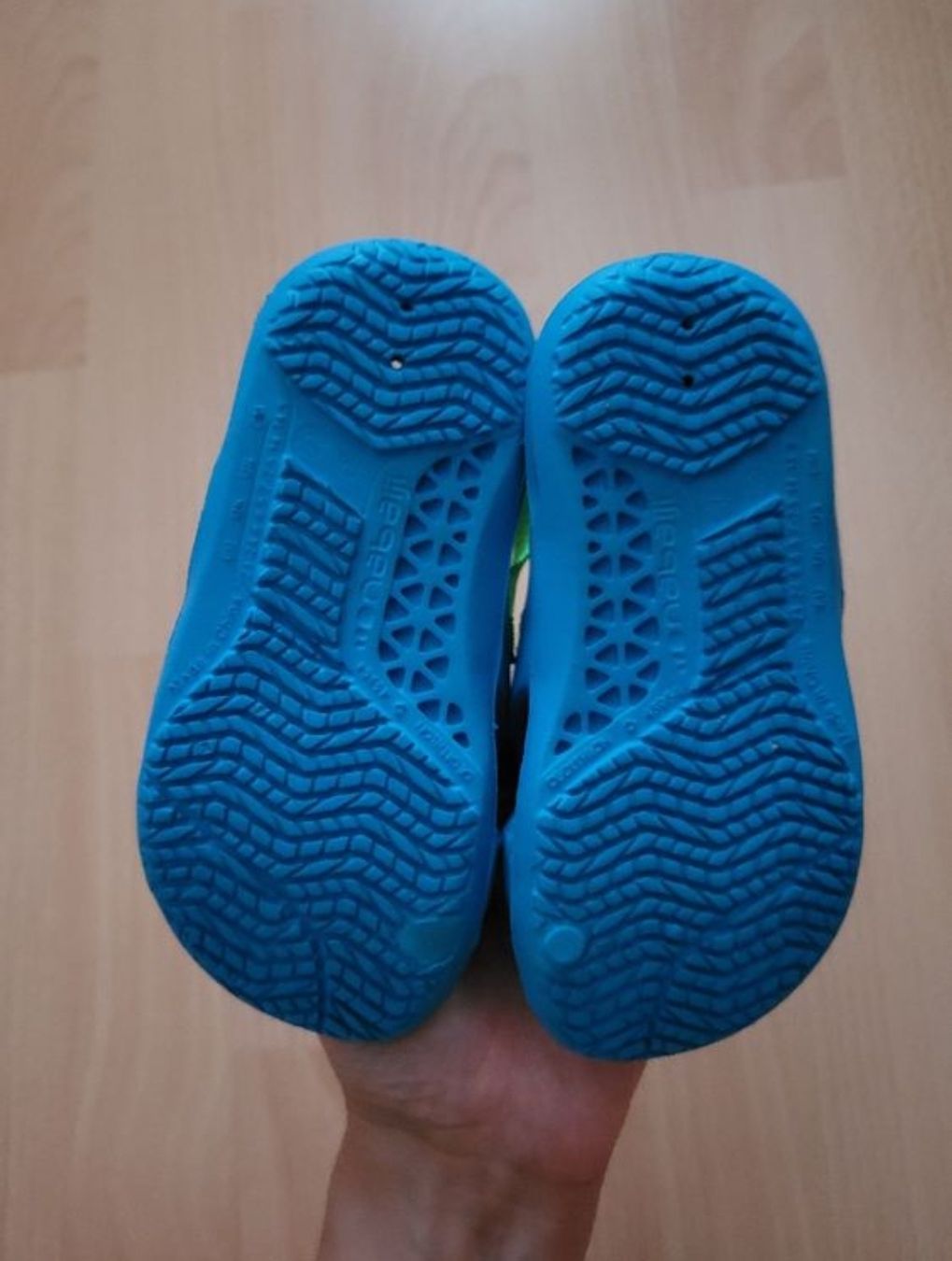 Scarpe per ragazzi: Badeschuhe gr. 23-24 – Usato da Inwil venduto da Flower2325 1