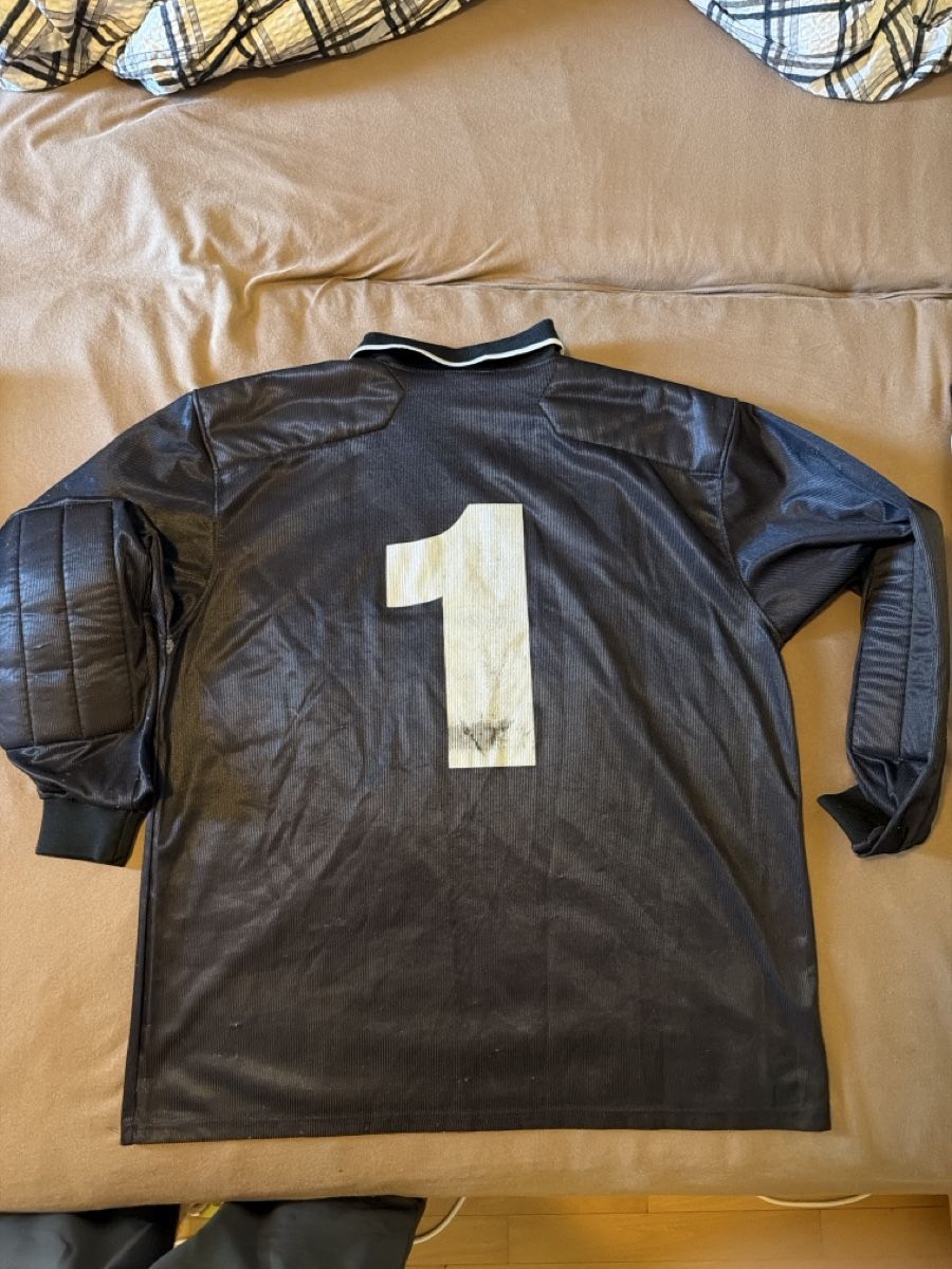 Adidas Kleiderpakete: Affarone portiere  – Gebraucht aus Sementina von bru_vpp5 4