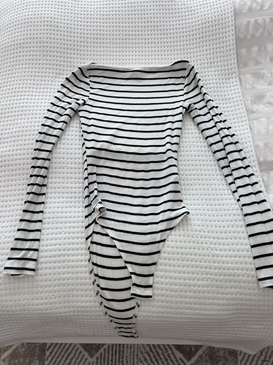 H&M Top: H&M bodysuit size XS – Usato da Zurich venduto da amf_k7k2 1
