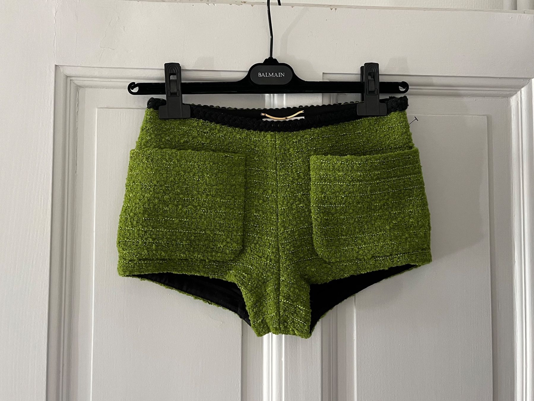 Saint Laurent Pantaloni: Saint Laurent, mini short vert, FR34 – Usato da Genève venduto da dachaw 3