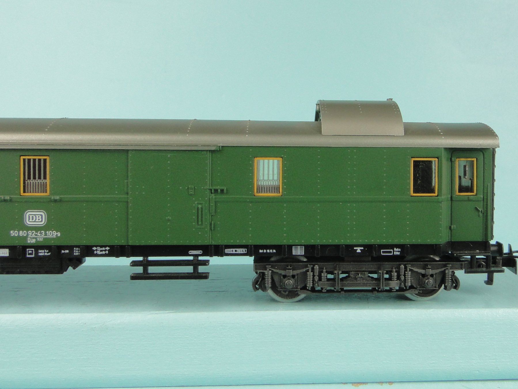 Märklin Modellini di ferrovie: Märklin 4140 DB Gepäckwagen – Usato da Bülach venduto da cann11 5
