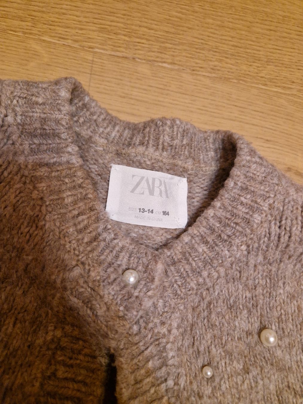 Zara Pullover & Sweatshirts: Zara Mädchen Strickjacke, Grösse 164, mit Perlen - Top! – Gebraucht aus Mellingen von BiBi.16 1