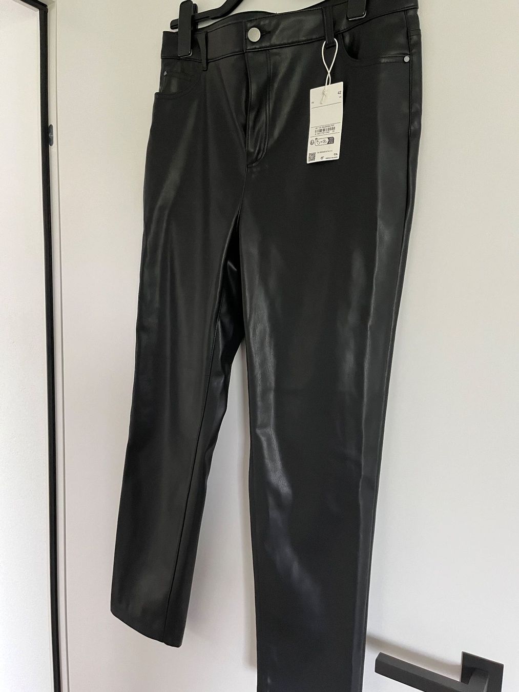 C&A Pantaloni: Lederimitathose /// 42 /// C&A – Nuovo (secondo la descrizione) da Brittnau venduto da Zofigerin