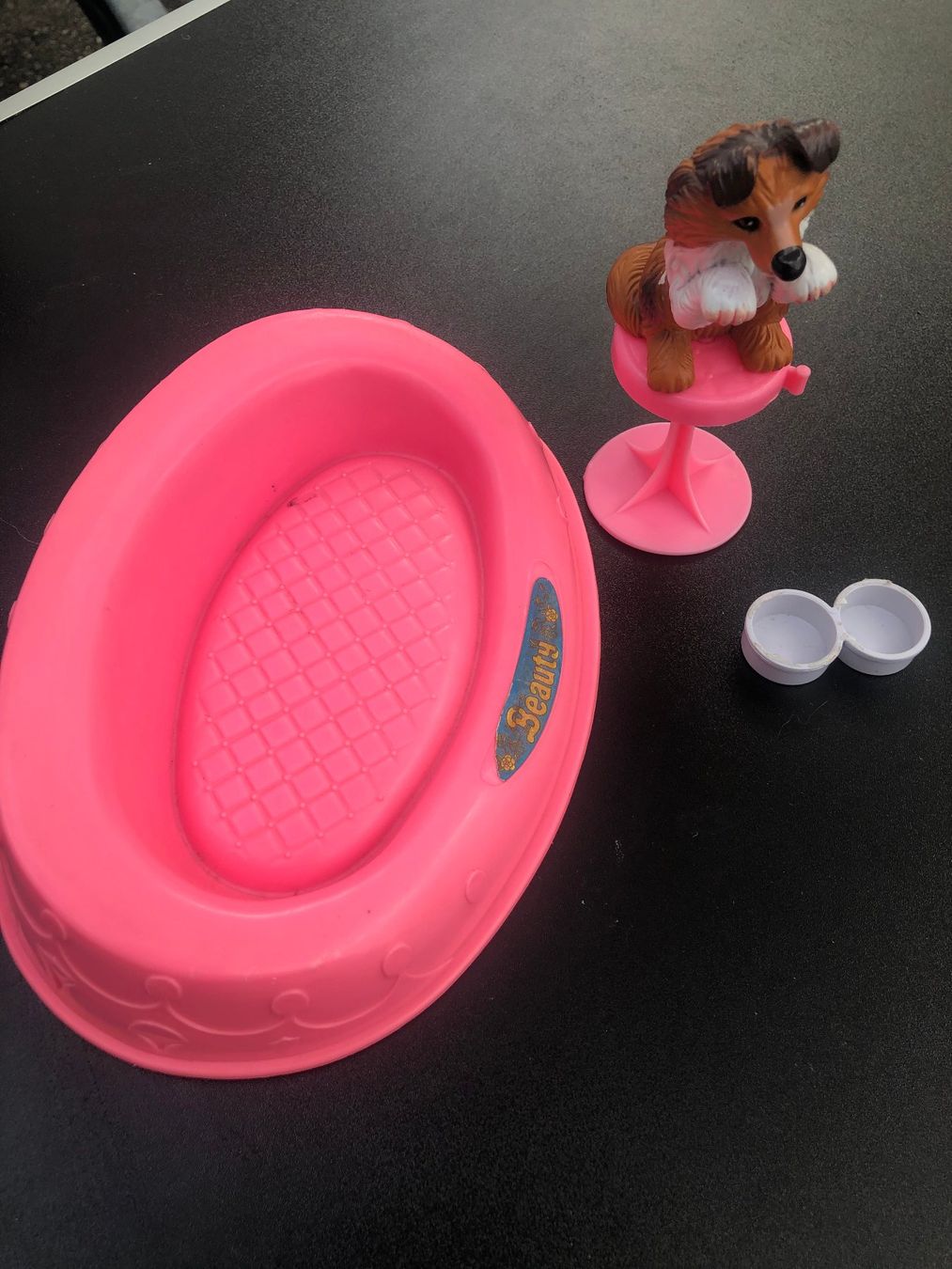 Giocattoli: Barbie Hund und Körbchen – Usato da Zürich venduto da BLACKDOG8 1