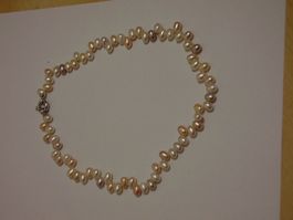 Perlen-Collier, ovale Perlen, weiss bis rosafarbend