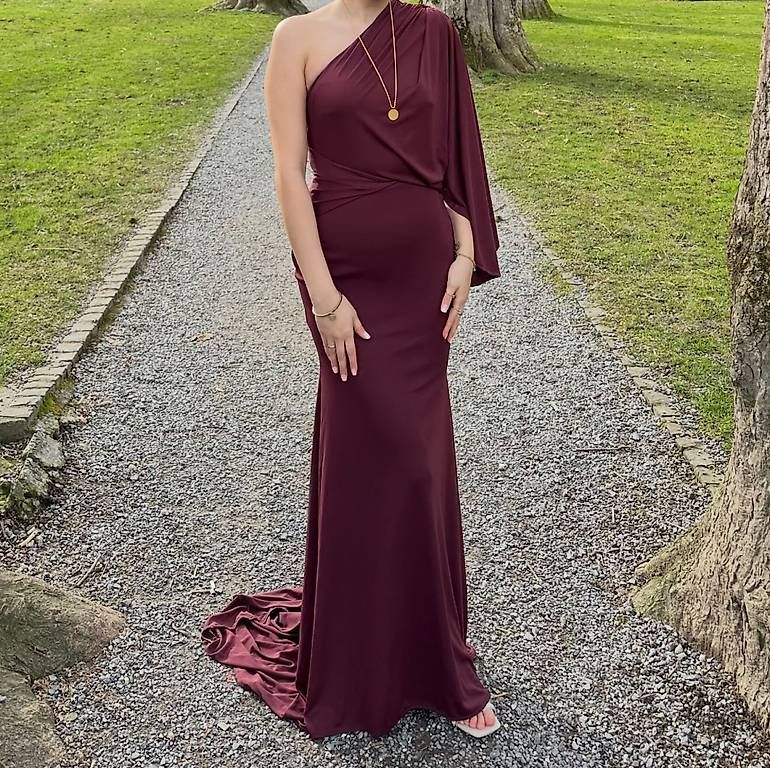 Kleider: Abendkleid – Gebraucht aus Altstätten SG von tug_9jwz 1