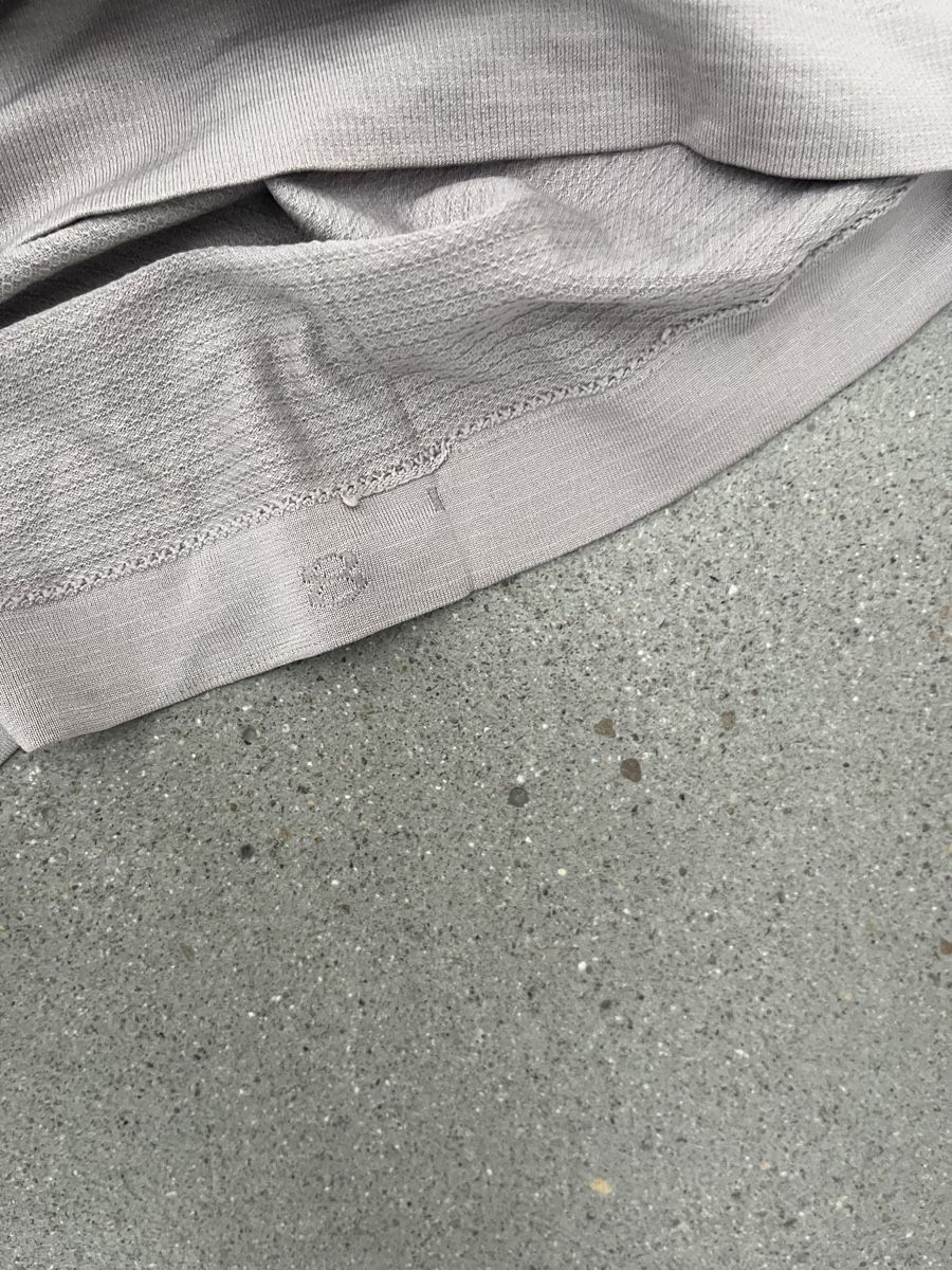 Lululemon T-shirt: Lululemon Shirt Gr. 8 – Usato da Dottikon venduto da kat_jk9m 1