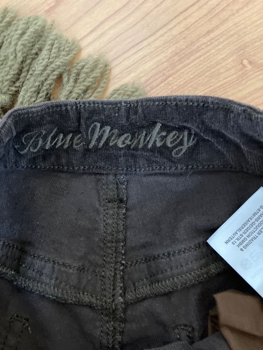 Pantaloni: Blue Monkey Stoffhose Feincord W29 – Usato da Utzenstorf venduto da Ismaele 2